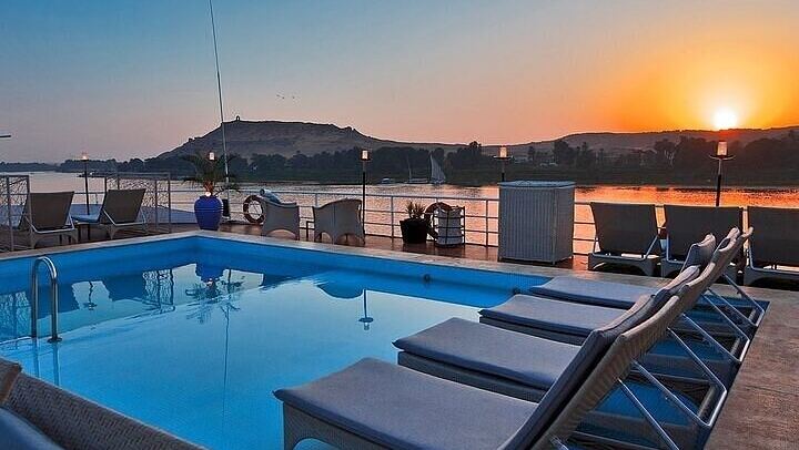 3 Night Nile Cruise from Luxor to Aswan with Sunrise Hot Air Balloon Ride