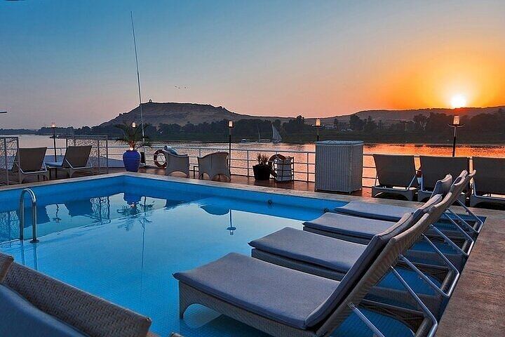 3 Night Nile Cruise from Luxor to Aswan with Sunrise Hot Air Balloon Ride