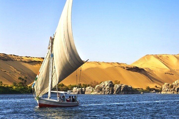 3 Night Nile Cruise from Luxor to Aswan with Sunrise Hot Air Balloon Ride