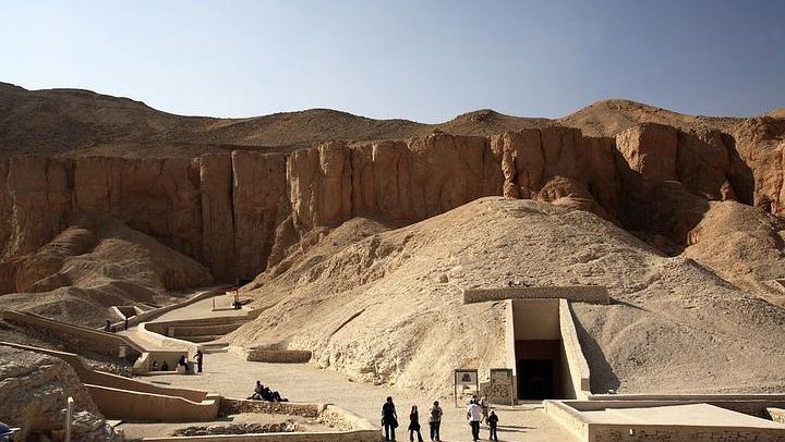 4-day Nile Cruise: Aswan to Luxor, Abu Simbel, Balloon