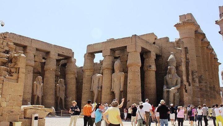 4-day Nile Cruise: Aswan to Luxor, Abu Simbel, Balloon