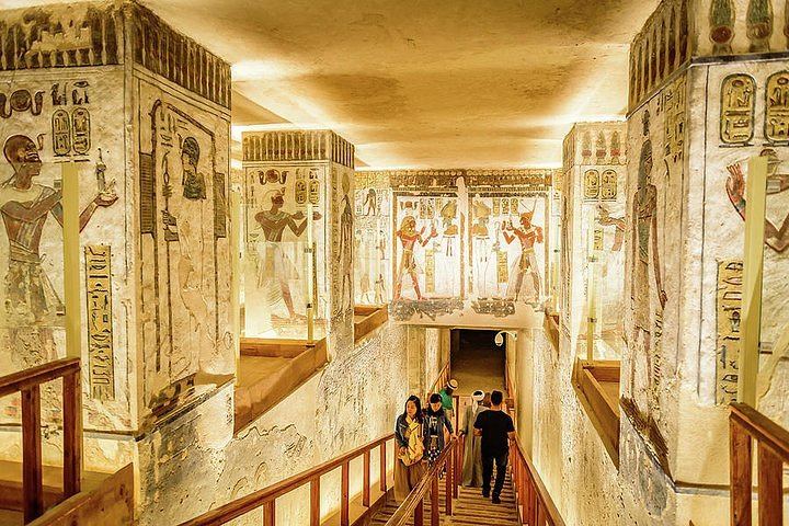 4-day Nile Cruise: Aswan to Luxor, Abu Simbel, Balloon