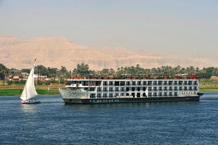 5-Day Luxor and Aswan Nile Cruise with Abu Simbel and Hot Air Balloon
