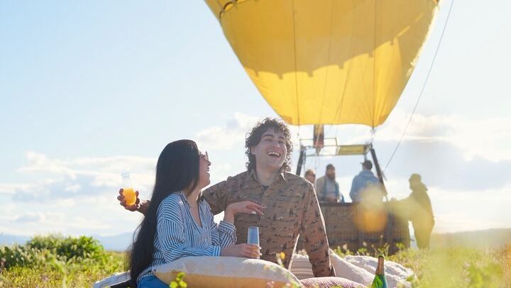 A romantic picnic upon landing