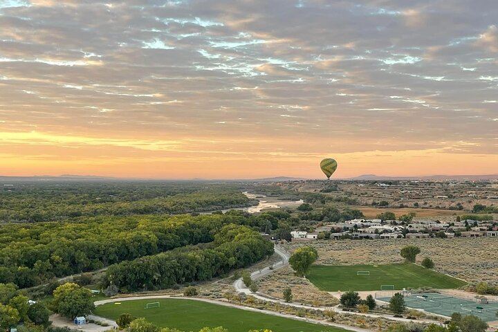 Albuquerque's Balloon Festival Aerogelic Ballooning