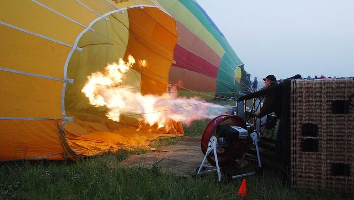 Avon Valley Hot Air Balloon Flight with Breakfast