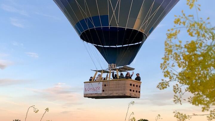 Balloon flight at sunrise in Segovia