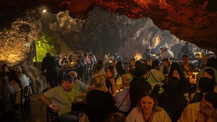 Balloon Flight + Breakfast in a cave + Pick up CDMX + Pyramids