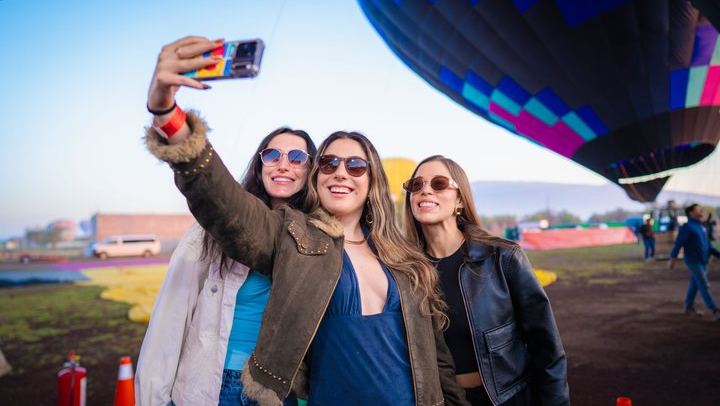 Balloon flight + Breakfast in cave + Pyramids + Pick up CDMX.