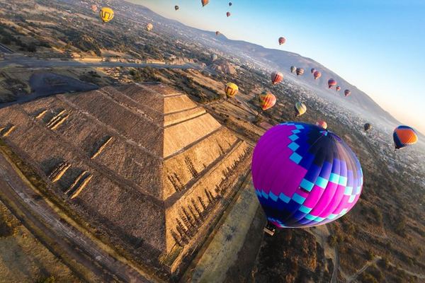 Teotihuacan Balloon Flight with Cave Breakfast, Pyramids and CDMX Pickup
