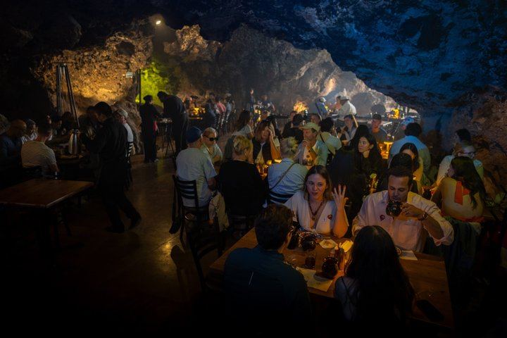 Balloon flight + Breakfast in cave + Pyramids + Pick up CDMX.