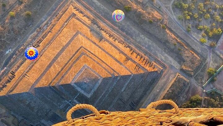 Balloon Flight + Cave Breakfast + Pick Up from CDMX or We Fly