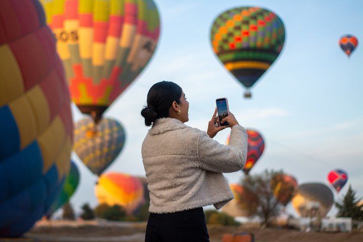Balloon flight + Grotto breakfast + Pyramids tour from Mexico City