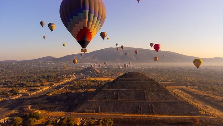 Balloon flight + pick up in CDMX + Breakfast in Cave + Teotihuacan