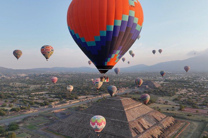 Balloon Flight | Pick up CDMX | Breakfast in Cave | Pyramids
