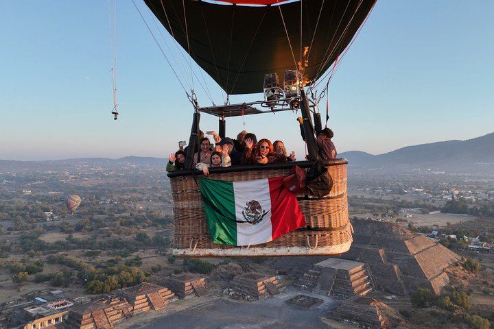 Balloon Flight | Pick up CDMX | Breakfast in Cave | Pyramids