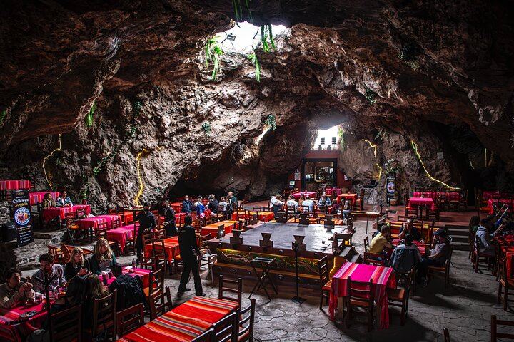 Balloon flight + pick up in CDMX + Breakfast in Cave + Pyramids