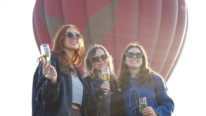 Balloon flight with breakfast in Cave and Pyramids tour from CDMX