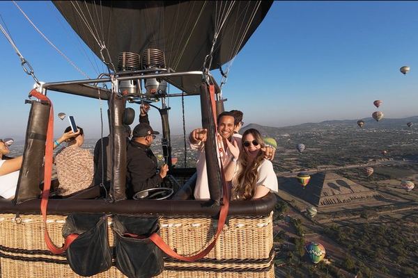 Teotihuacan Balloon Flight with Cave Breakfast and Pyramids from CDMX