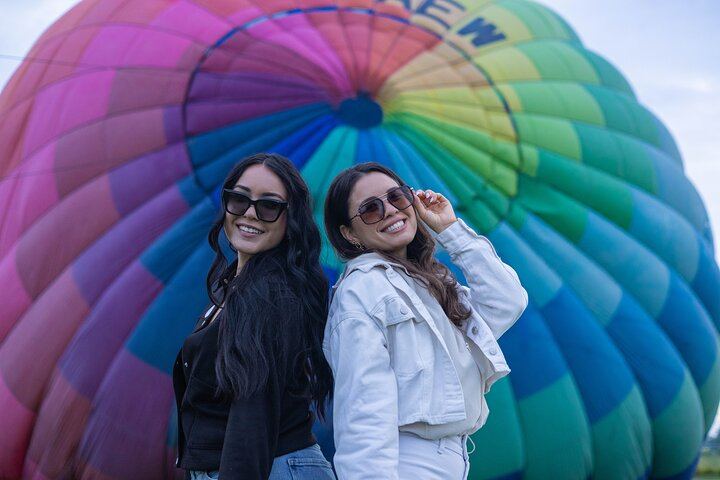 Balloon flight with breakfast in Cave and Pyramids tour from CDMX