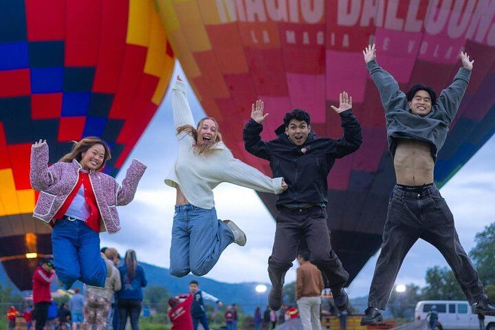 Balloon flight with breakfast in Cave and Pyramids tour from CDMX