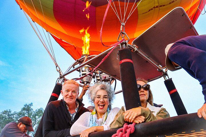 Balloon flight with breakfast in Cave and Pyramids tour from CDMX