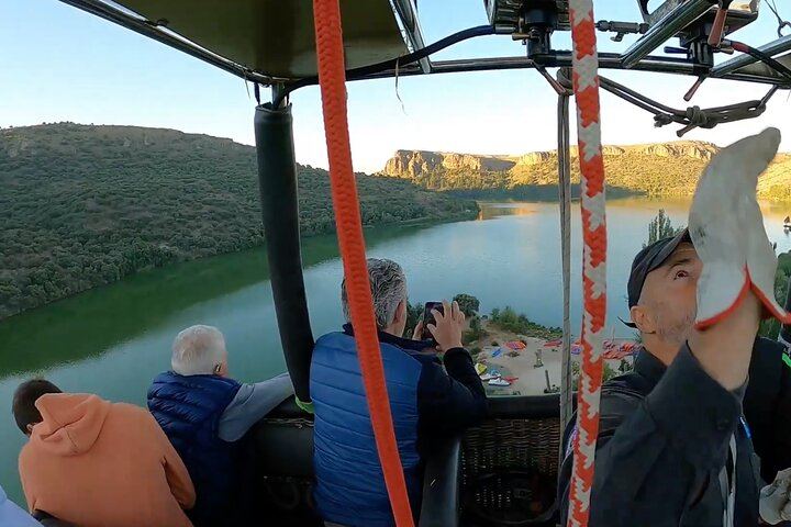 Balloon ride in Segovia with optional transportation from Madrid