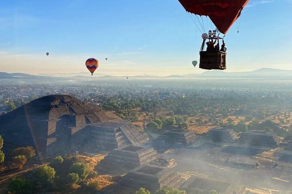 We Fly Teotihuacan Balloon Flight with Cave Breakfast and Pyramid Entry