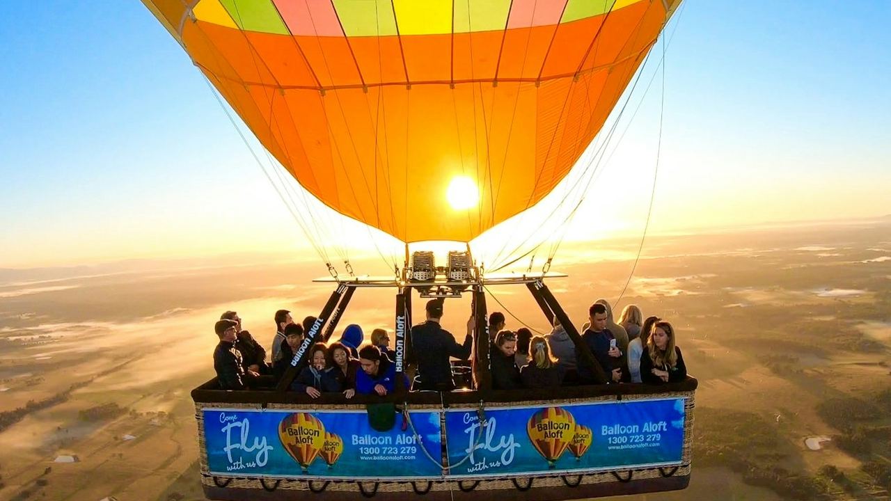 Byron Bay Sunrise Hot Air Balloon Flight with Breakfast