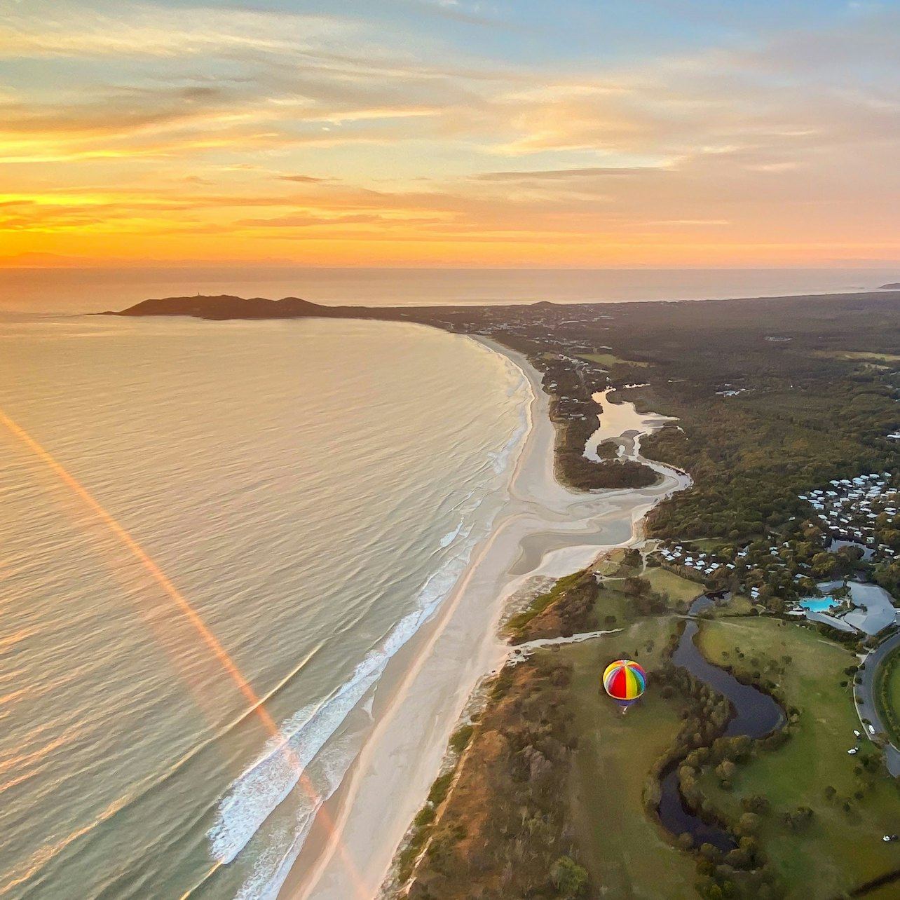 Byron Bay Sunrise Hot Air Balloon Flight with Breakfast