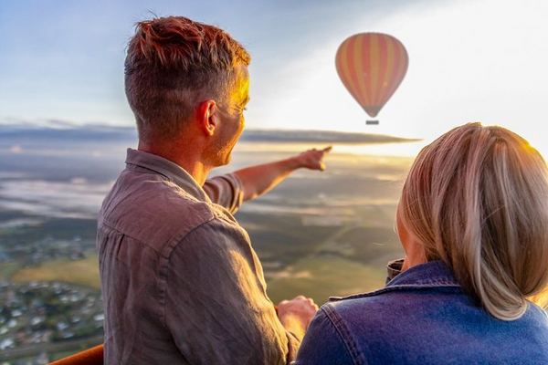 Cairns Balloon Flight over the Rainforest with a Lemoncello Meal Voucher