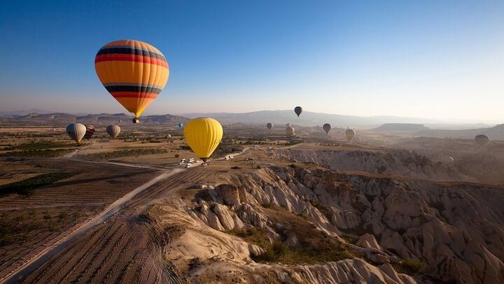 Cappadocia Deluxe Sunrise Balloon Flight from Goreme with Light Breakfast (3/5)