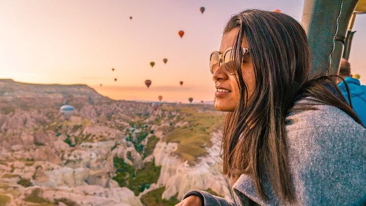 Cappadocia Deluxe Sunrise Balloon Flight from Goreme with Light Breakfast (1/5)