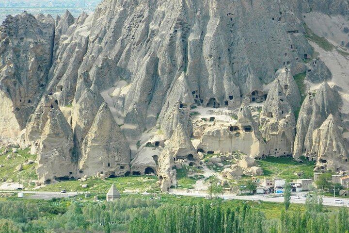 Cappadocia Red Tour: Private Car and Licensed Guide