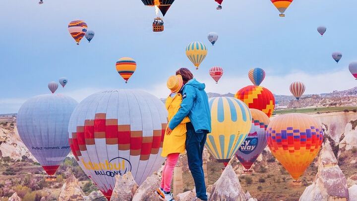 Cappadocia Sunrise Balloon Flight with Hotel Pickup and Light Breakfast (3/6)