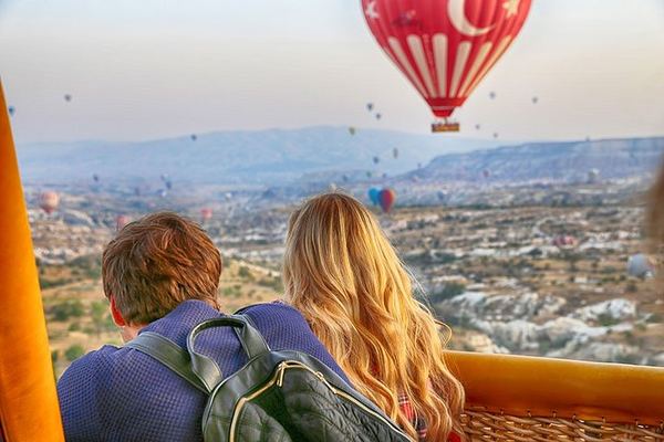 Cappadocia Sunrise Balloon Flight with Hotel Pickup and Light Breakfast
