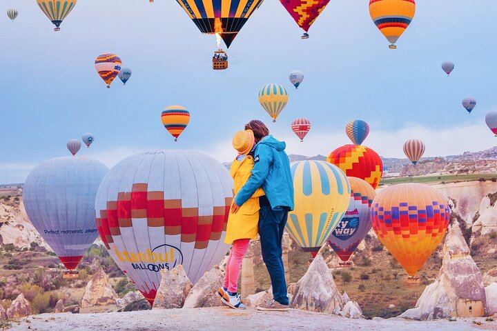 Cappadocia Sunrise Balloon Flight with Hotel Pickup and Light Breakfast (3/6)