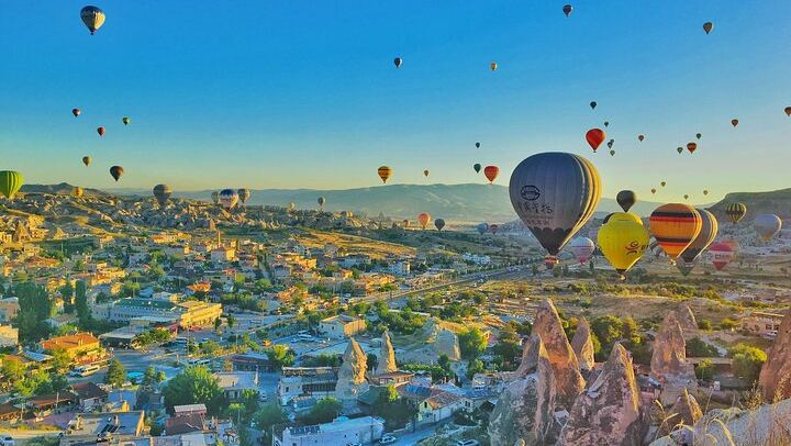 Cappadocia Sunrise Hot Air Balloon Flight with Hotel Pickup