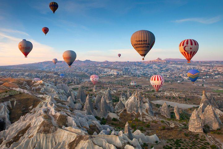 Cappadocia Sunrise Balloon Flight with Hotel Pickup and Light Breakfast (2/6)