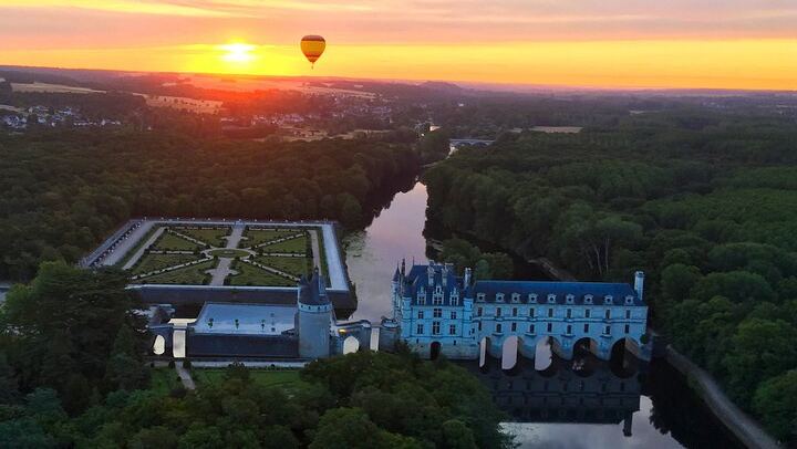 Chenonceau Castle at sunrise