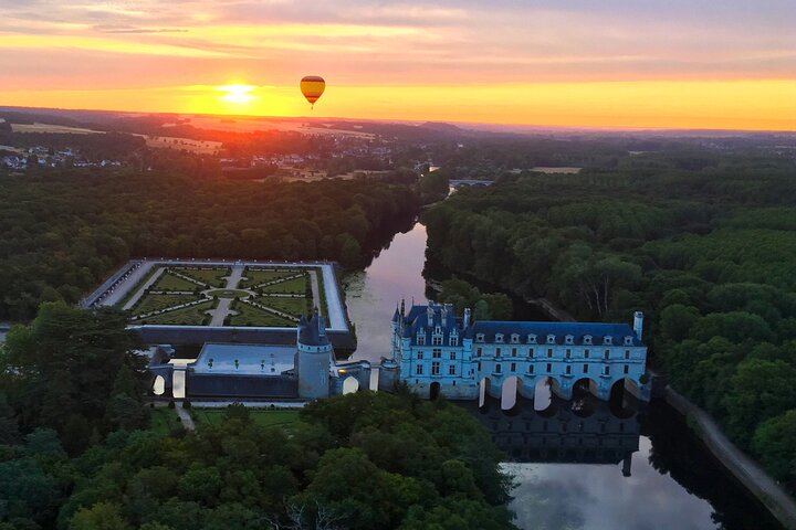 Chenonceau Castle at sunrise