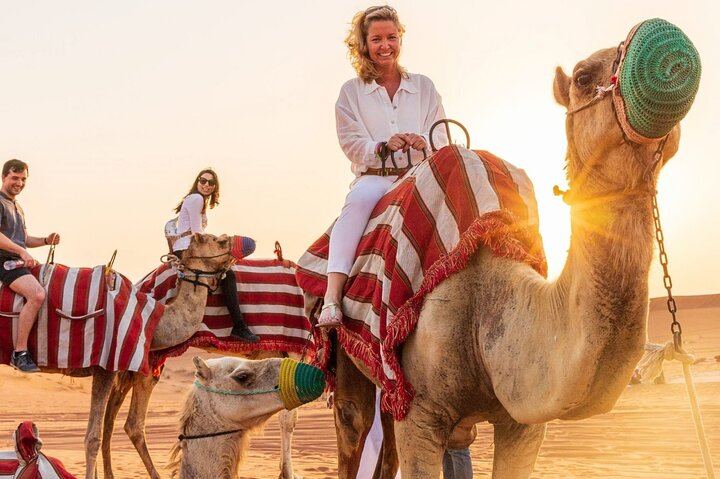 Deluxe Hot Air Balloon Flight Camel Ride, Breakfast & Transfer