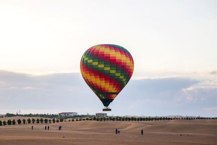 Dubai Balloon Ride and Breakfast, Camel, Falconry and Transfers
