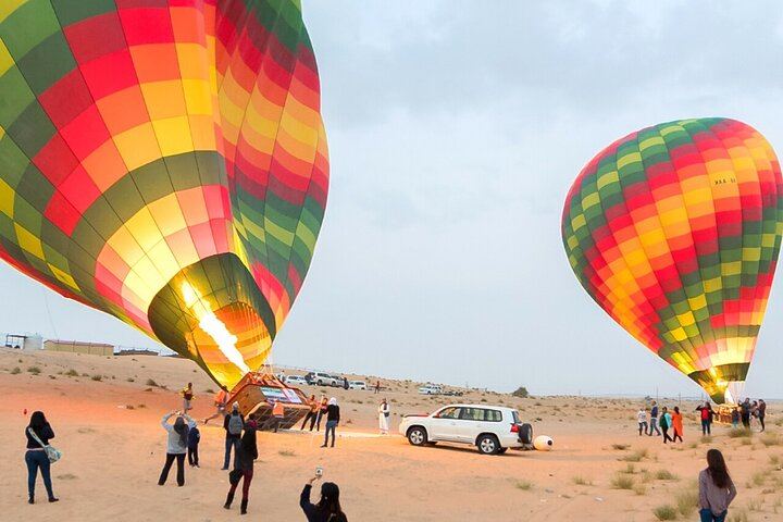 Dubai Balloon Ride and Breakfast, Camel, Falconry and Transfers