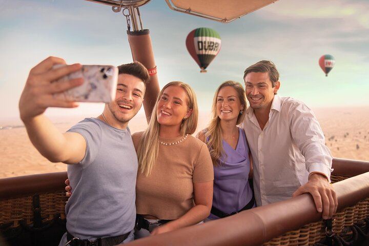 Dubai: Luxury Hot Air Balloon with Michelin-Curated Breakfast