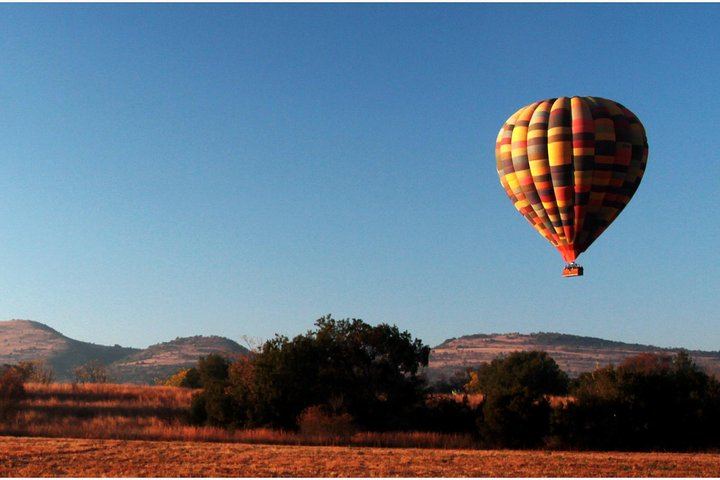 Early Morning Balloon Safari with Breakfast from Magaliesburg