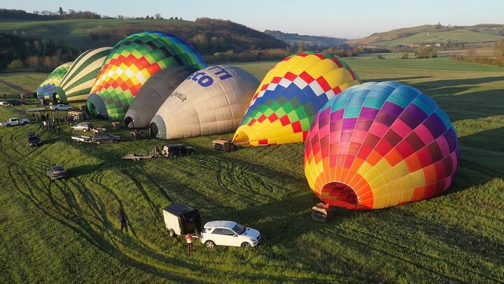 Sunrise Hot Air Balloon Flight with Tuscan Breakfast (1/8)