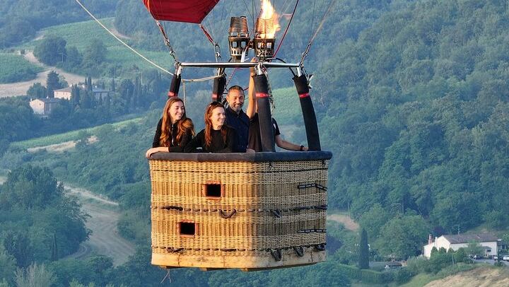 Experience the Magic of Tuscany from a Hot Air Balloon