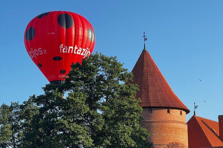 Flying in a hot air balloon together
