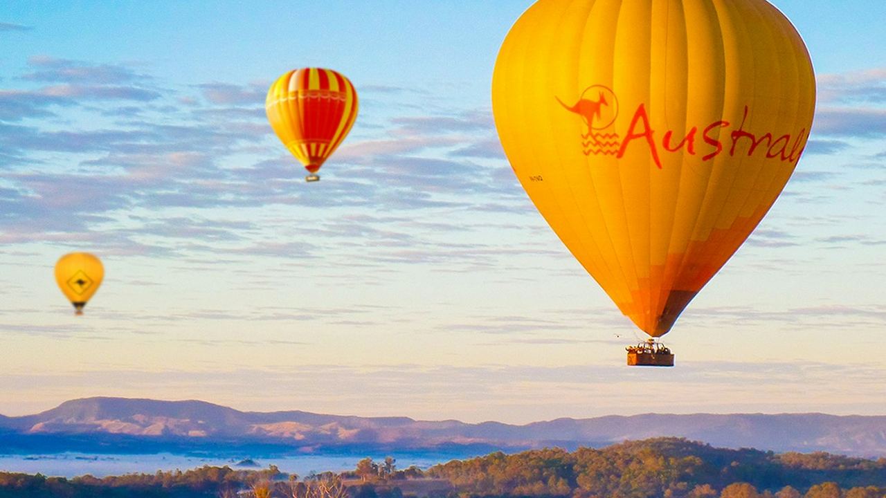 Gold Coast Hot Air Balloon Flight with Vineyard Breakfast